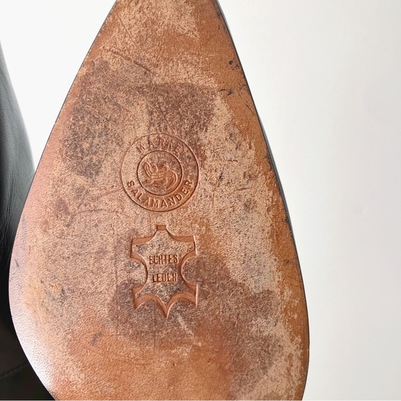 Vintage • Salamander Leather Button Strap Pump in Black - Picture 9 of 9